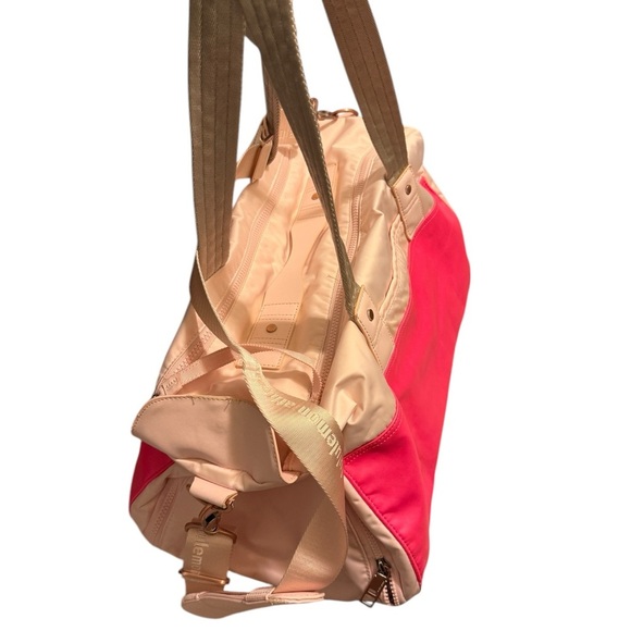 Lululemon Yoga On The Run Duffel. - Picture 7 of 16
